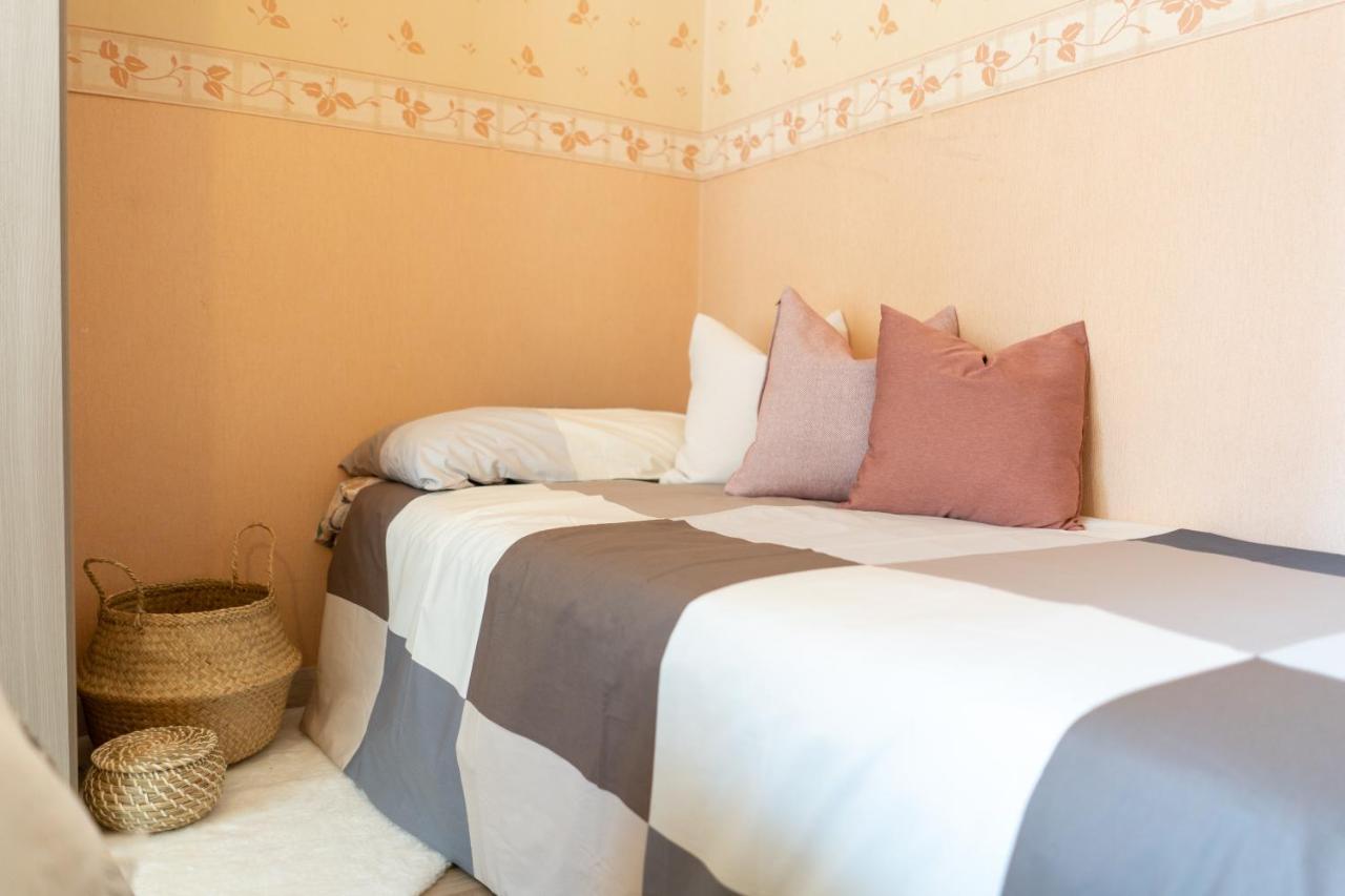 Апартаменты Pietra Ligure Downtown Convenience -Free Parking Экстерьер фото