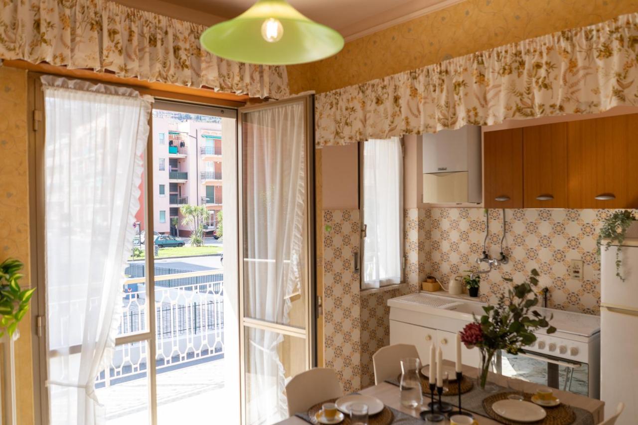 Апартаменты Pietra Ligure Downtown Convenience -Free Parking Экстерьер фото