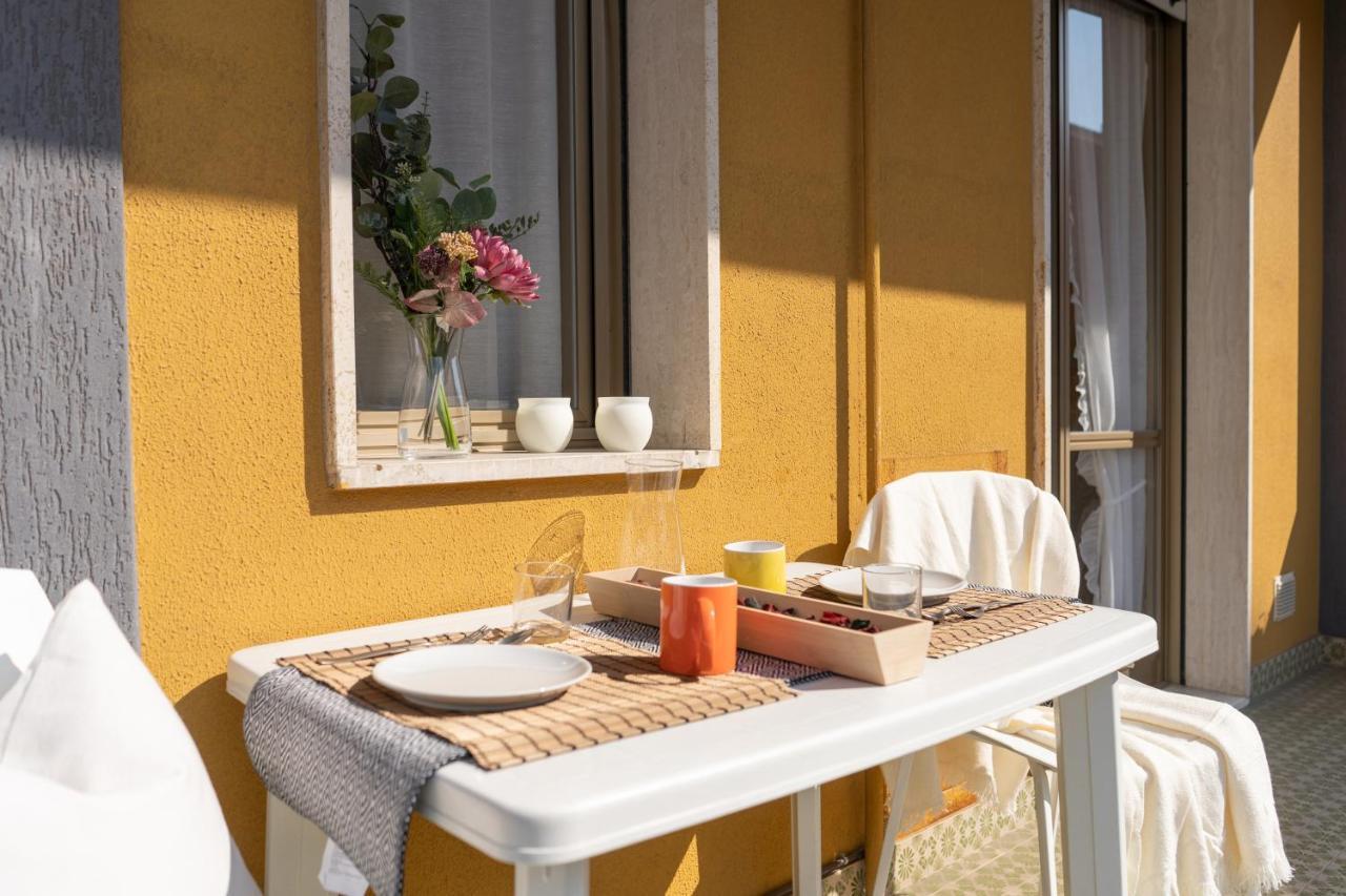 Апартаменты Pietra Ligure Downtown Convenience -Free Parking Экстерьер фото